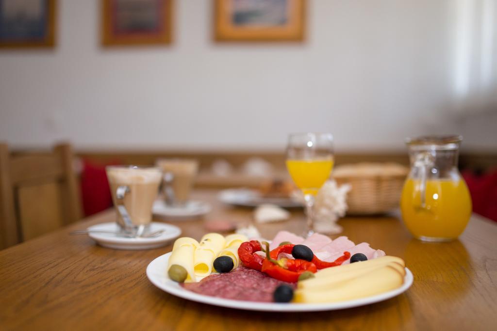 Bed & Breakfast Mario Крк Екстер'єр фото